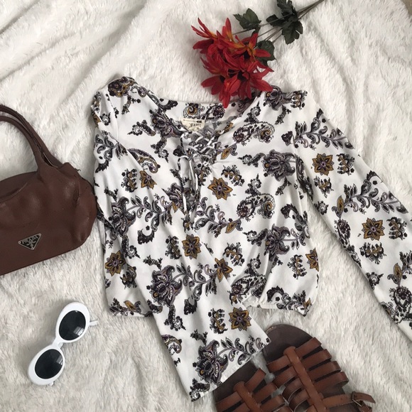 La Hearts Tops - LA Hearts paisley crop top
